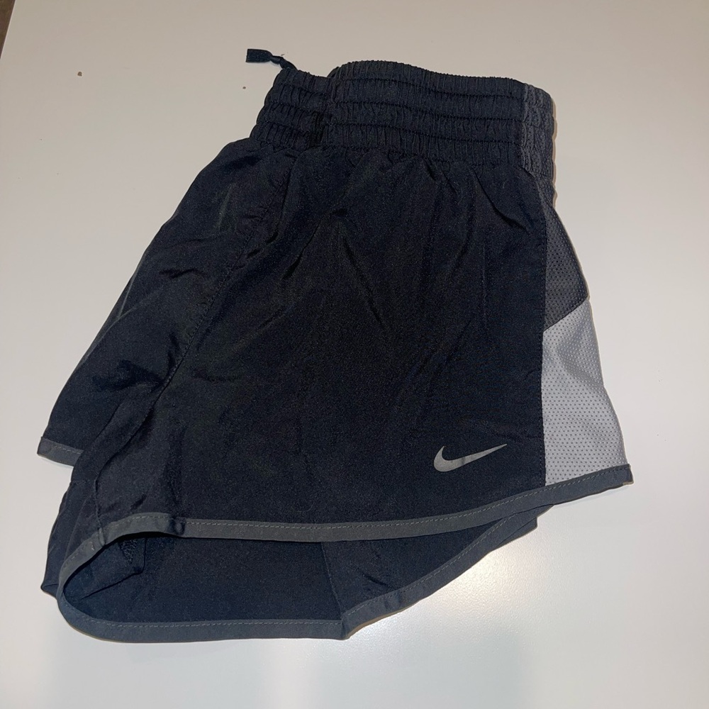 Nike Shorts 2”